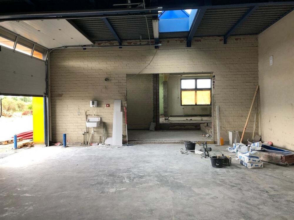 Infrabel magazijn - industriehal in opbouw