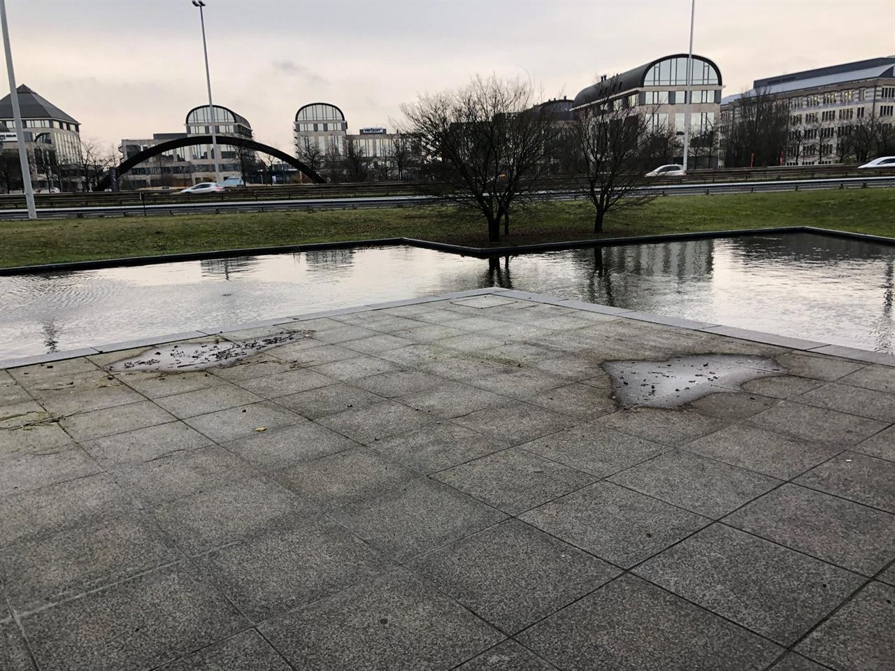 DHL &mdash; vernieuwen terras