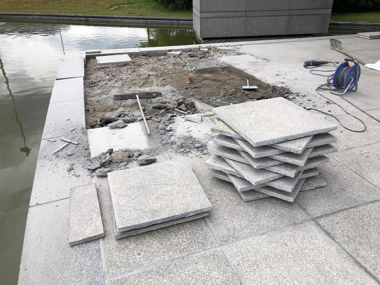 DHL &mdash; vernieuwen terras