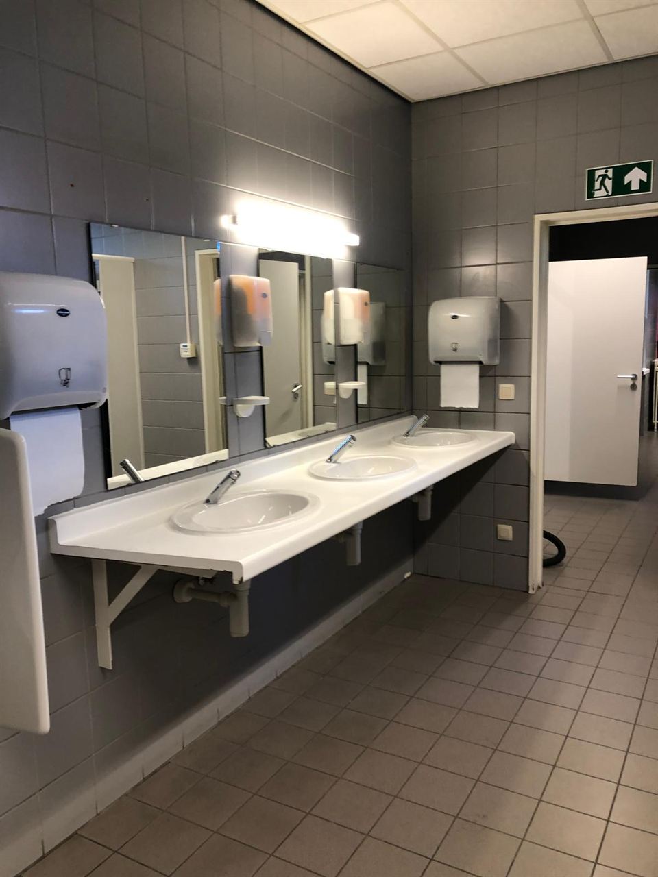 Scholengroep Rivierenland sanitairblok
